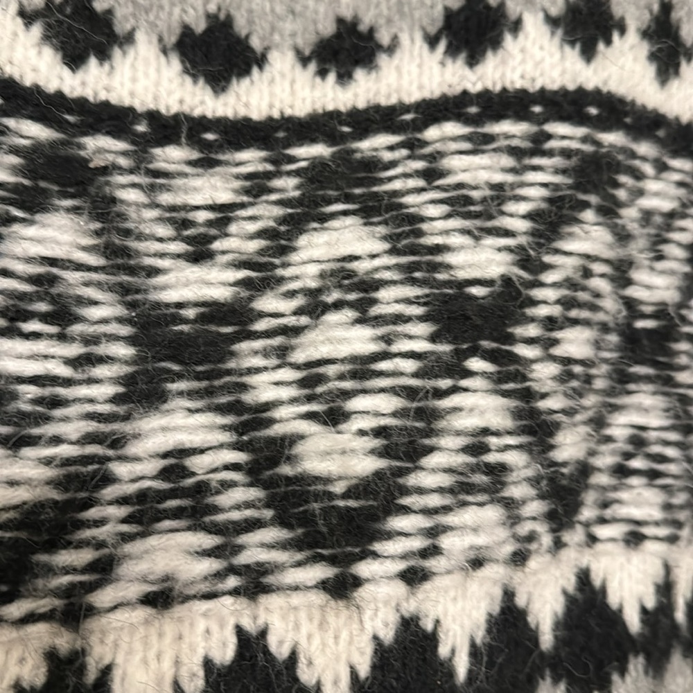 Free People sweater sized large - Picture 10 of 16
